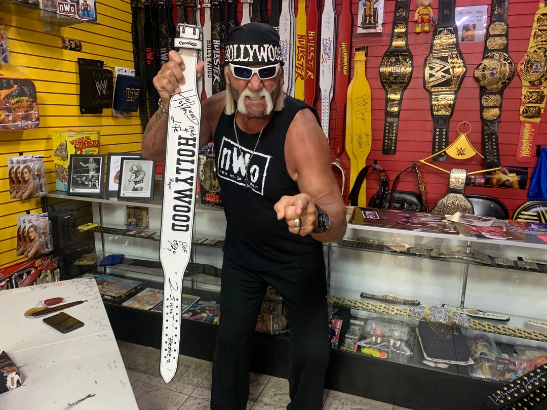 Hogan's Beach Shop Hollywood Cardillo Weightbelt Signed AUTOGRAPHED WEIGHT BELTS
